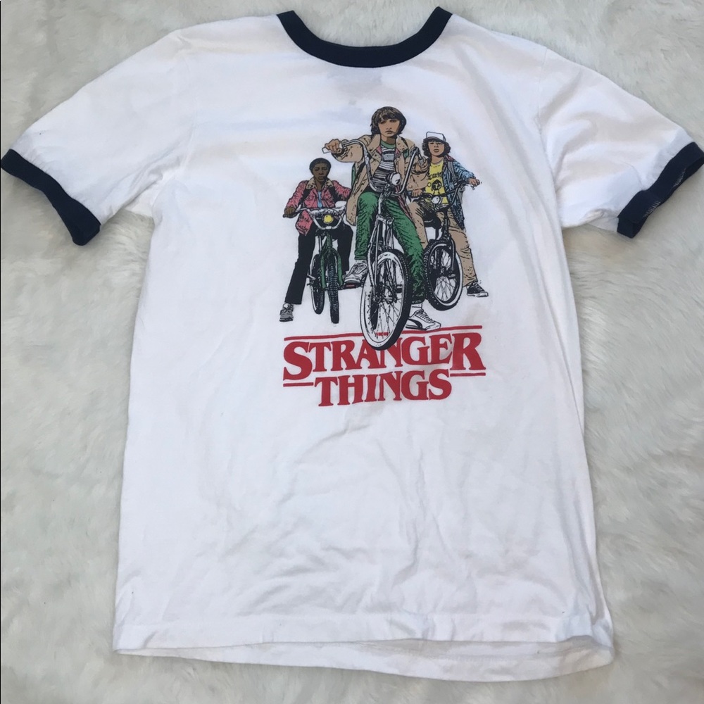 Stranger Things White shirt with navy lining